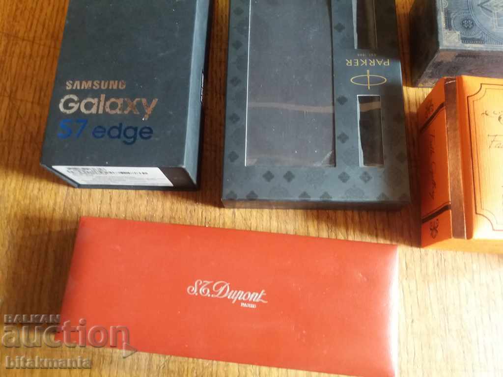 Lot of beautiful packaging boxes - read the auction carefully - 5 Lot of beautiful packaging boxes - read the auction carefully - 5