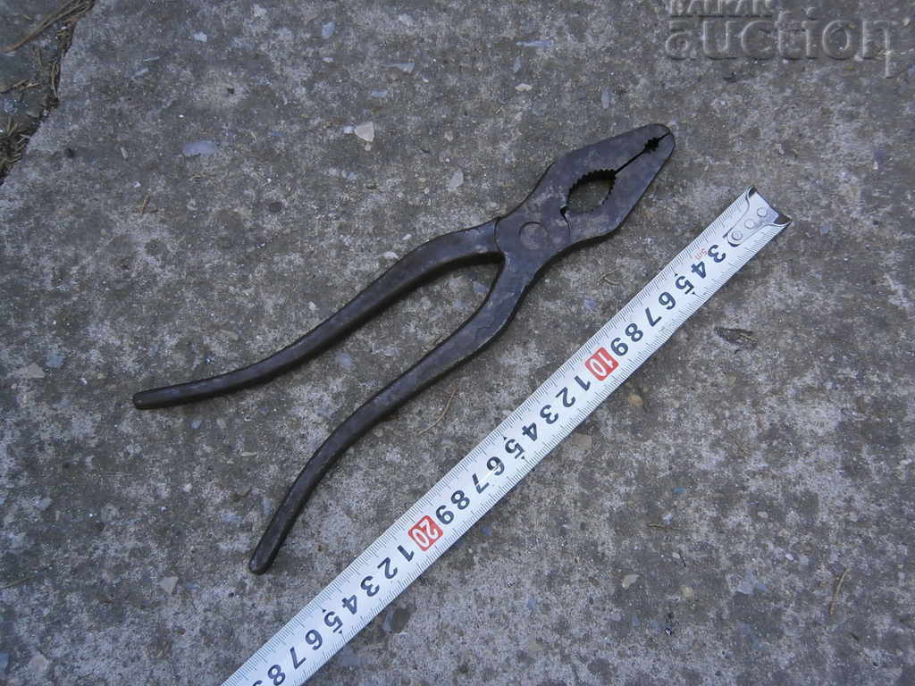 large army pliers WW1 WWI WW2 WWII with price 51.00 BGN | € 26.08 large army pliers WW1 WWI WW2 WWII with price 51.00 BGN | € 26.08