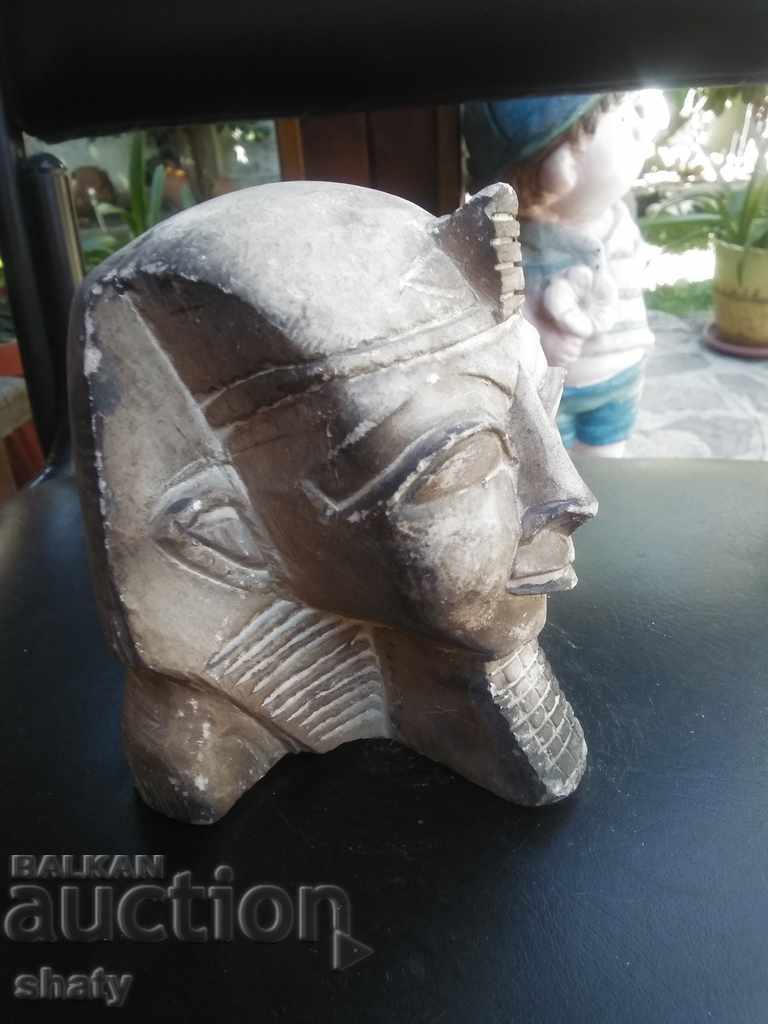 Delivery of Ancient Egyptian decoration. Delivery of Ancient Egyptian decoration.