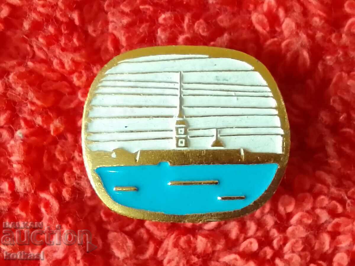 Auction Old Soviet badge metal bronze USSR city Leningrad 08.05.1965 Auction Old Soviet badge metal bronze USSR city Leningrad 08.05.1965