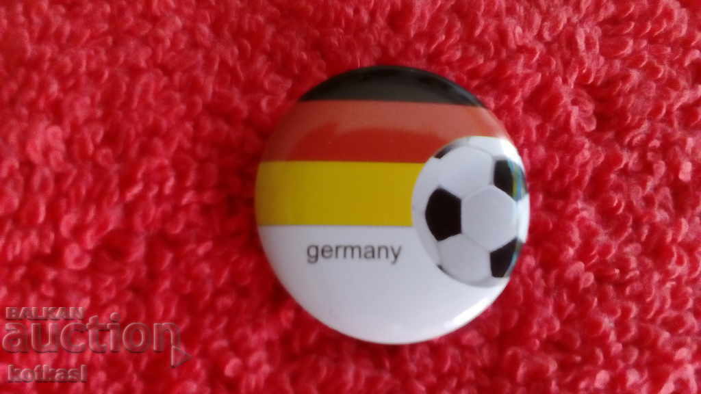 Παλιό σήμα αθλητικού ποδοσφαίρου Γερμανία με τιμή 3.50 BGN | € 1.79 Παλιό σήμα αθλητικού ποδοσφαίρου Γερμανία με τιμή 3.50 BGN | € 1.79