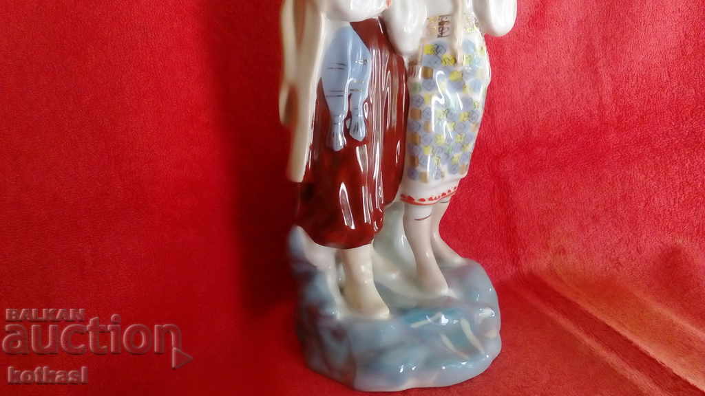 Old porcelain figure Man Woman USSR Russia marked honor - 5 Old porcelain figure Man Woman USSR Russia marked honor - 5