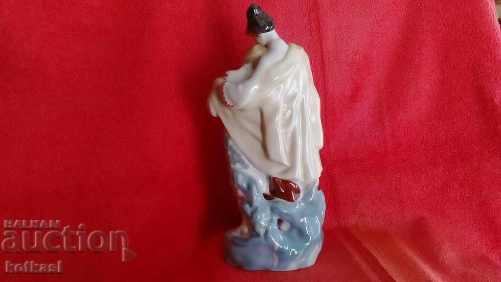 Old porcelain figure Man Woman USSR Russia marked honor - 6 Old porcelain figure Man Woman USSR Russia marked honor - 6