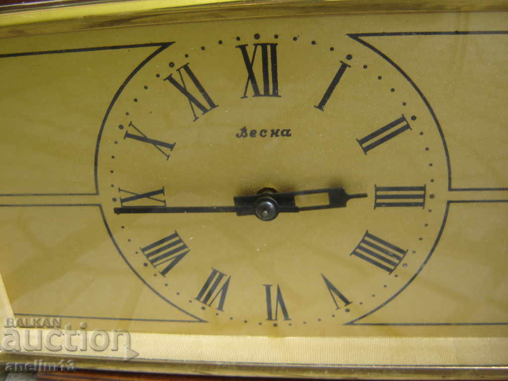 Ceas STAR desktop-VESNA cu preț 39.00 BGN | € 19.94 Ceas STAR desktop-VESNA cu preț 39.00 BGN | € 19.94