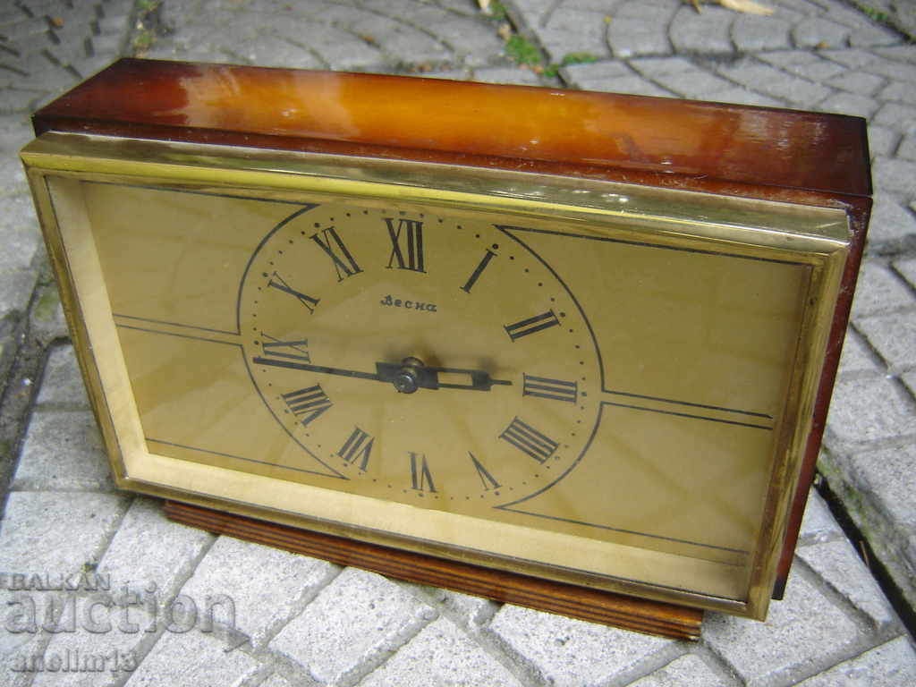 CEAS DE MASĂ VECHI VESA