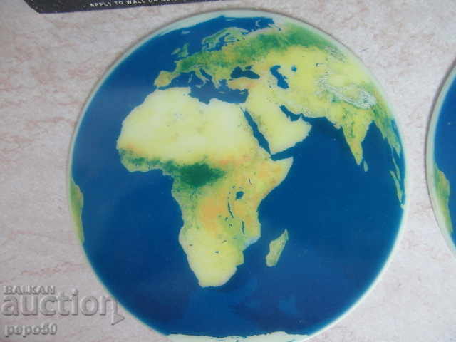 2 PLASTIC LUMINESCENT CARDS - AFRICA / diameter 14.5 cm / with price 5.00 BGN | € 2.56