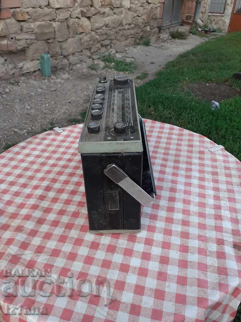 Delivery of Old radio, radio receiver Geologist