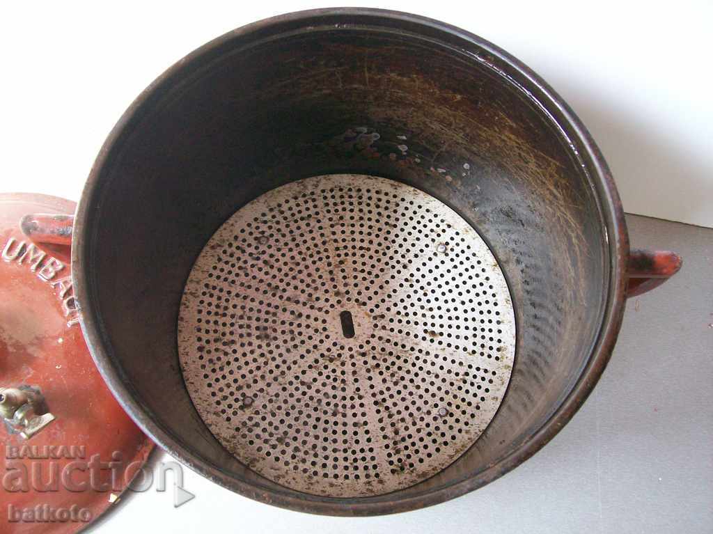 Auction Very old German cast iron pressure cooker Auction Very old German cast iron pressure cooker