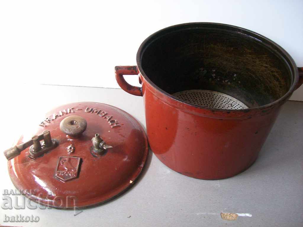 Delivery of Very old German cast iron pressure cooker Delivery of Very old German cast iron pressure cooker