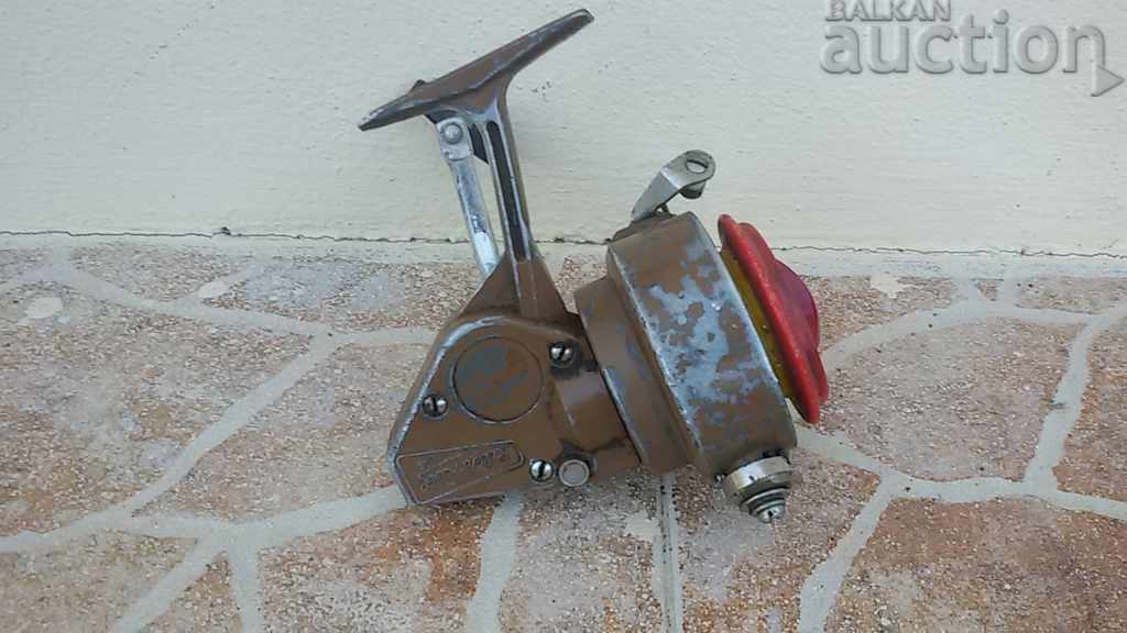Auction RETRO fishing reel 60s Auction RETRO fishing reel 60s
