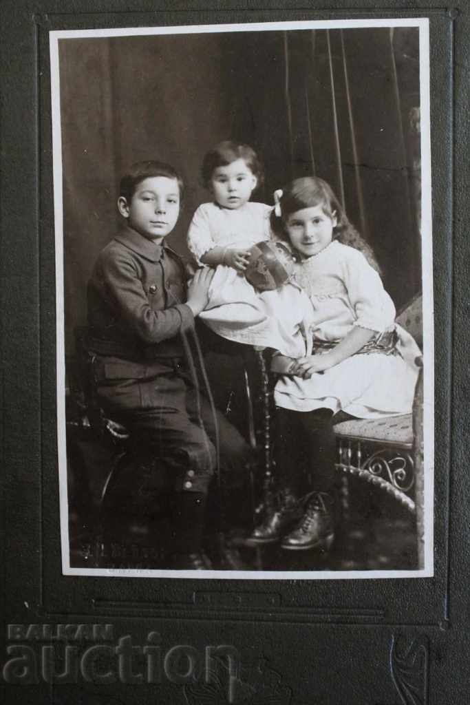 OLD FAMILY CHILDREN'S PHOTO PORTRAIT OF CHILDREN PHOTO CARDBOARD