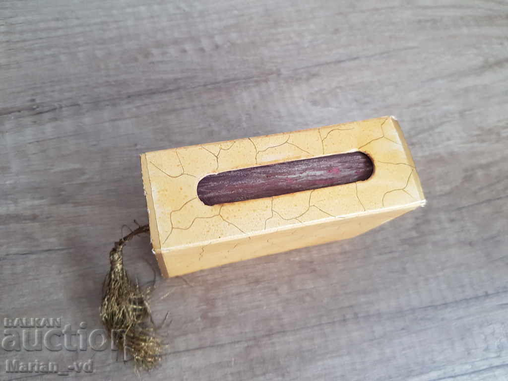 An old collectible match - 5 An old collectible match - 5