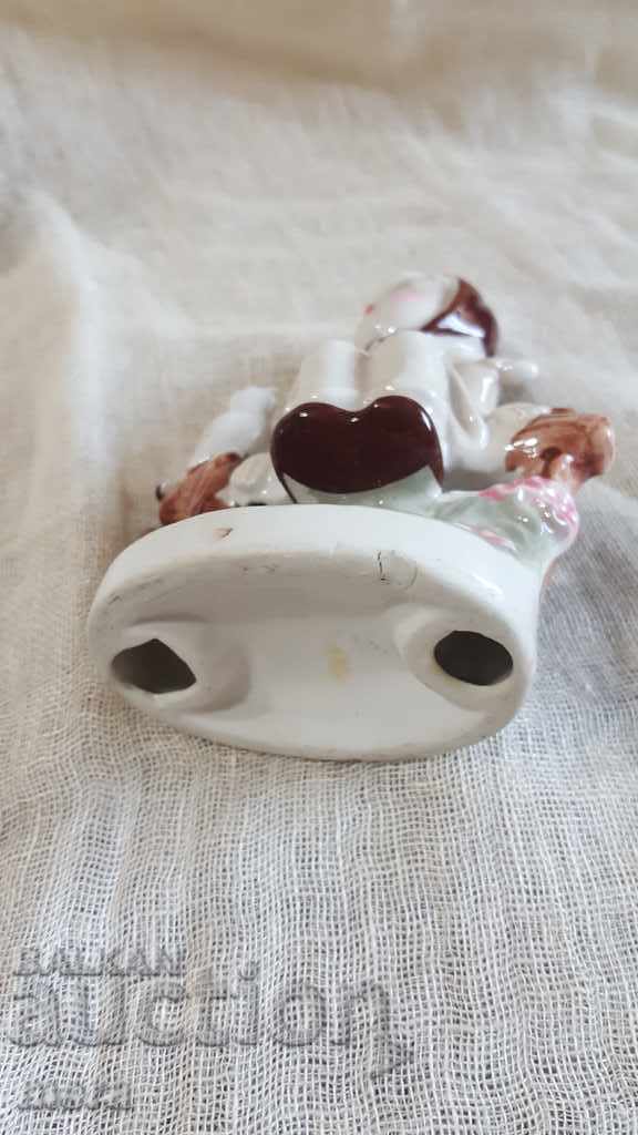 Delivery of Porcelain figure