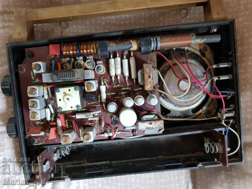 Auction  Old radio "Giala 404"