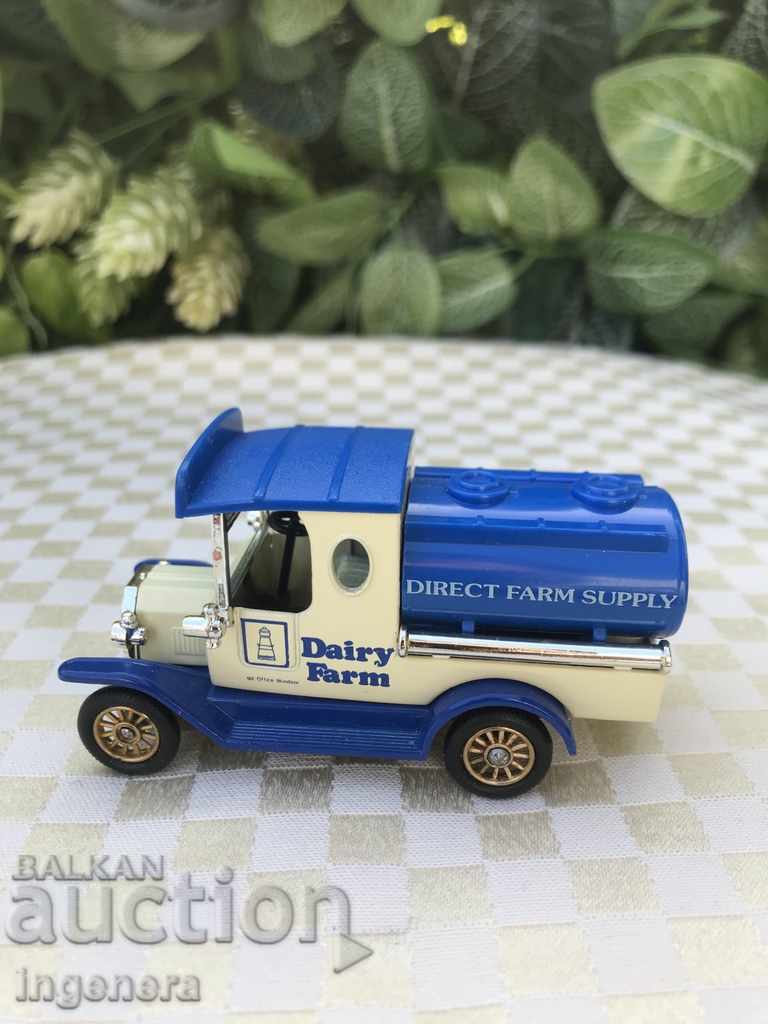 Auction MODEL / TOY / TROLLEY - RETRO TANK Auction MODEL / TOY / TROLLEY - RETRO TANK