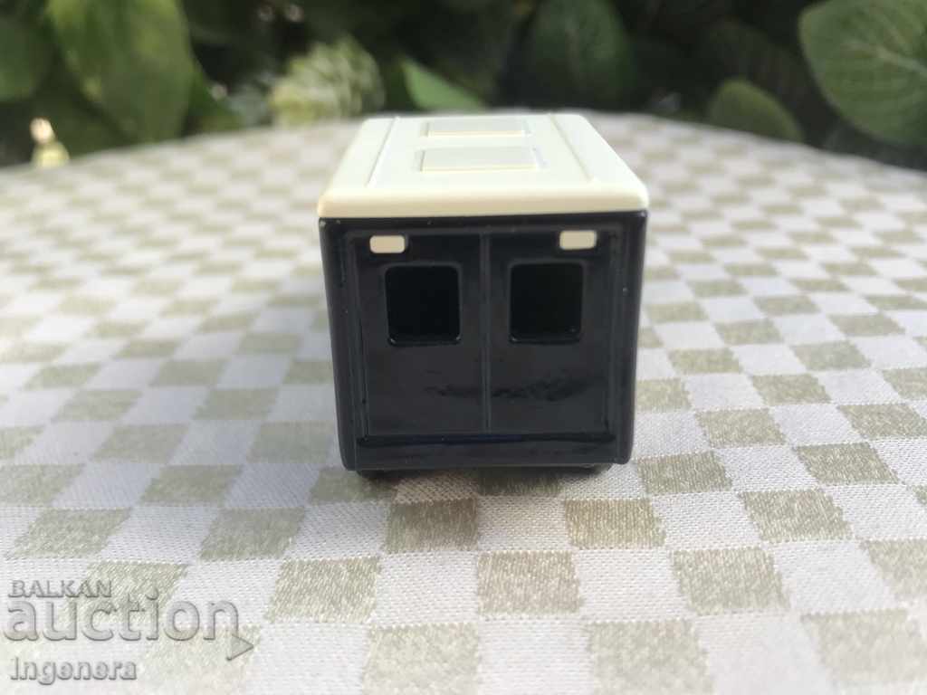 Delivery of MODEL / TOY / TROLLEY - RETRO CAR Delivery of MODEL / TOY / TROLLEY - RETRO CAR