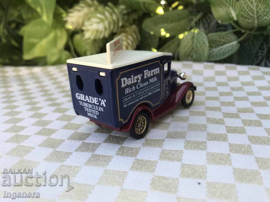 Delivery of MODEL / TOY / TROLLEY - RETRO CAR Delivery of MODEL / TOY / TROLLEY - RETRO CAR