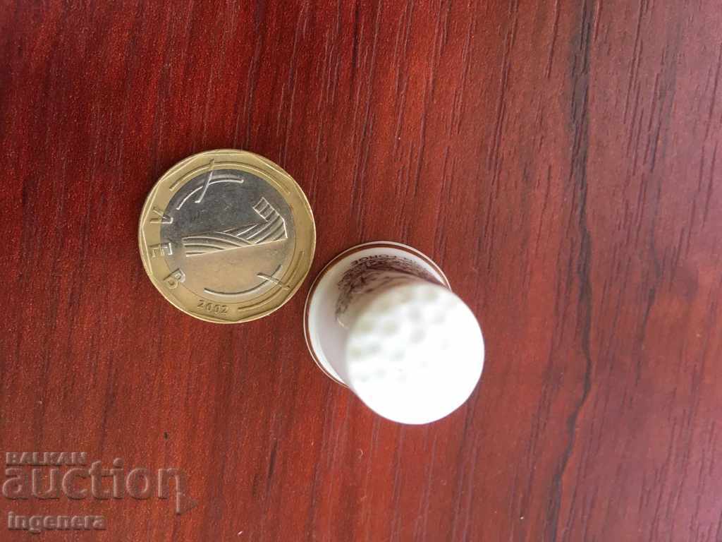 Auction  Thimble porcelain