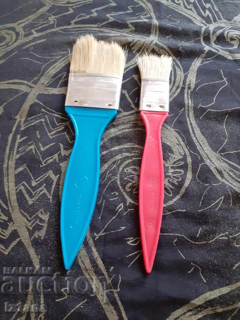 Old brush, paint brushes with price 12.00 BGN | € 6.14 Old brush, paint brushes with price 12.00 BGN | € 6.14