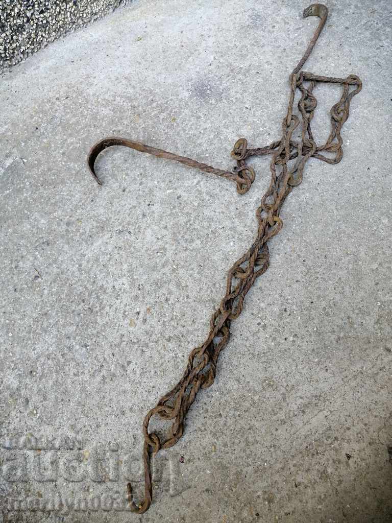 Vechiul cârlig lanț forjat, cârlige cuier lanț focar cu preț 47.00 BGN | € 24.03