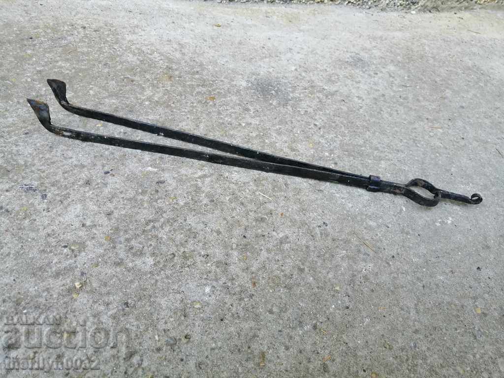 Παλιά το πόκερ, λαβίδες, σφυρήλατο σίδερο peshnik με τιμή 29.00 BGN | € 14.83 Παλιά το πόκερ, λαβίδες, σφυρήλατο σίδερο peshnik με τιμή 29.00 BGN | € 14.83