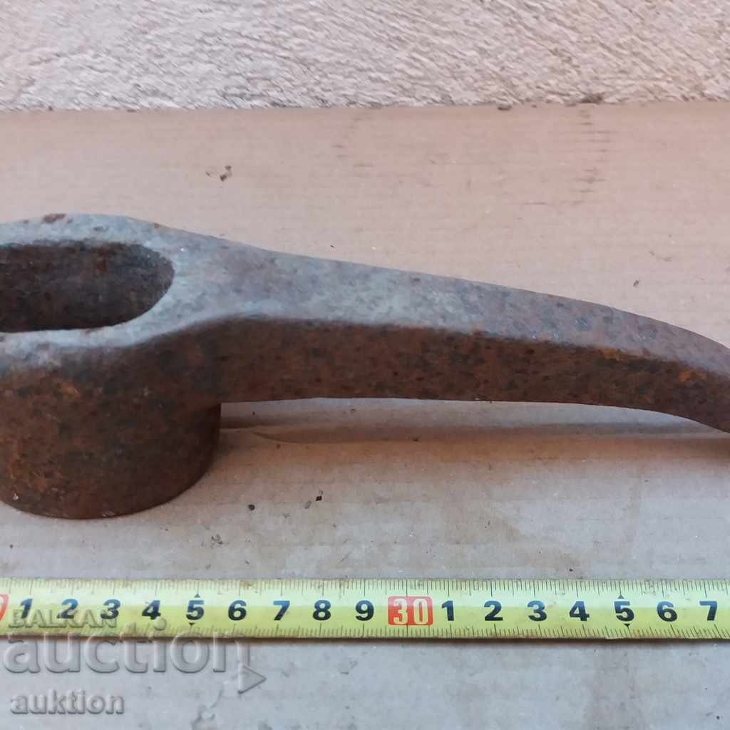 Auction  OLD MASSIVE PICK, GOAT'S FOOT FOR NAILS