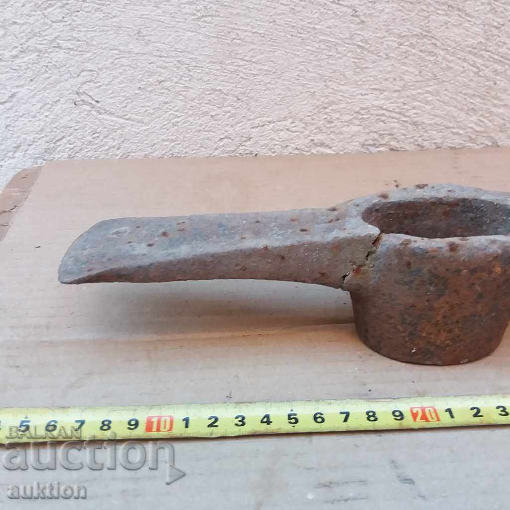 Delivery of OLD MASSIVE PICK, GOAT'S FOOT FOR NAILS