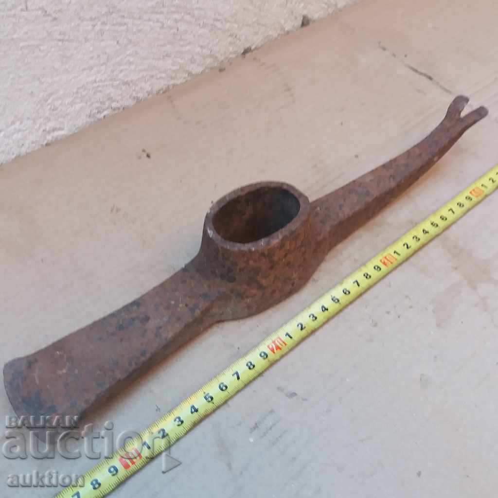 OLD MASSIVE PICK, GOAT'S FOOT FOR NAILS - 7