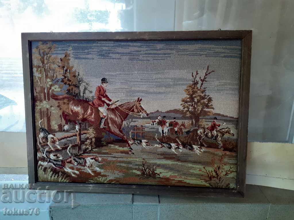 BEAUTIFUL OLD TAPESTRY WITH WOOL THREADS ON A HUNTING THEME