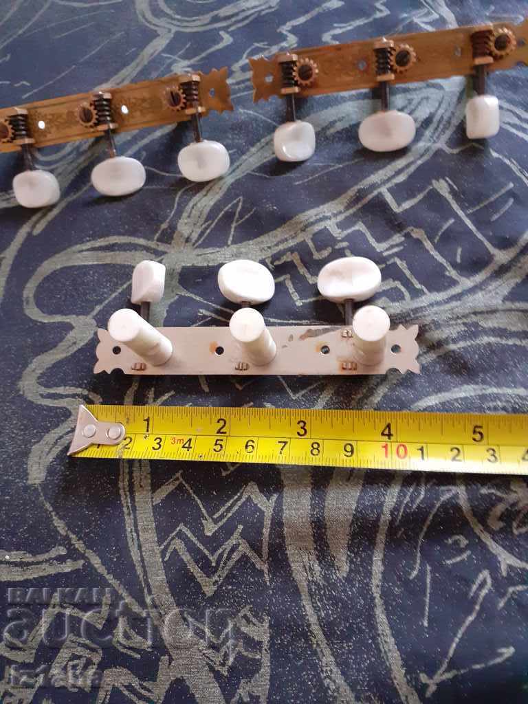 Old tensioners, string keys - 5 Old tensioners, string keys - 5