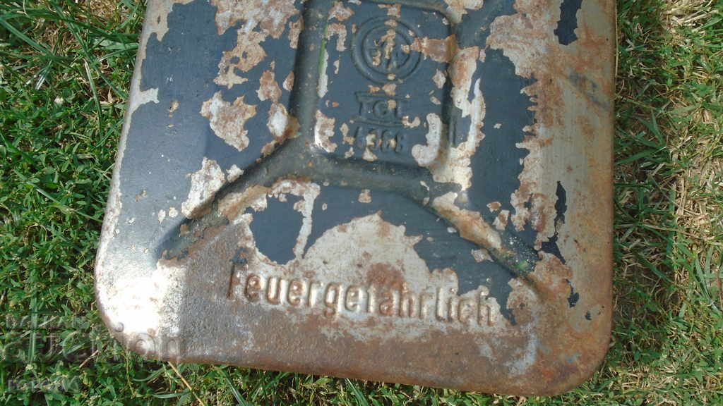 Delivery of OLD SMALL LAMINATED GERMAN FUEL TUBE - WW II