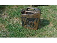 СТАРА МАЛКА ЛАМАРИНЕНА НЕМСКА ТУБА ЗА ГОРИВО - WW II