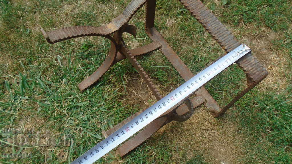 Delivery of BEAUTIFUL MASSIVE OLD WROUGHT TABLE Delivery of BEAUTIFUL MASSIVE OLD WROUGHT TABLE