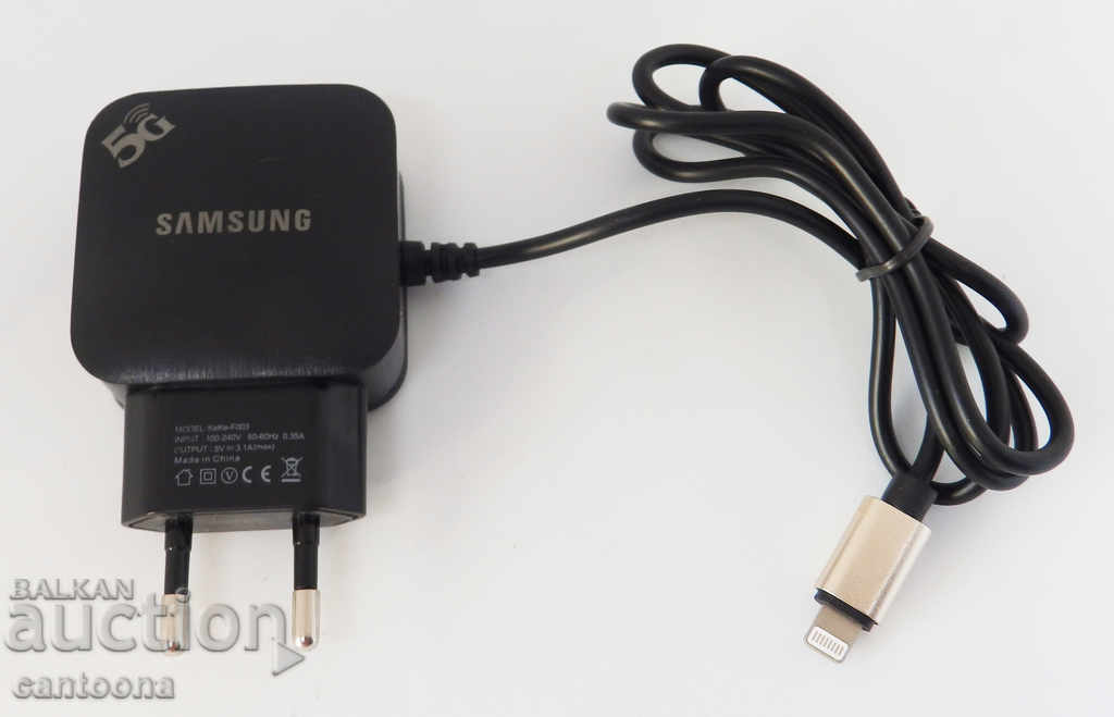 Auction Fast charger with 2 USB ports and Lightning socket for iPhone Auction Fast charger with 2 USB ports and Lightning socket for iPhone