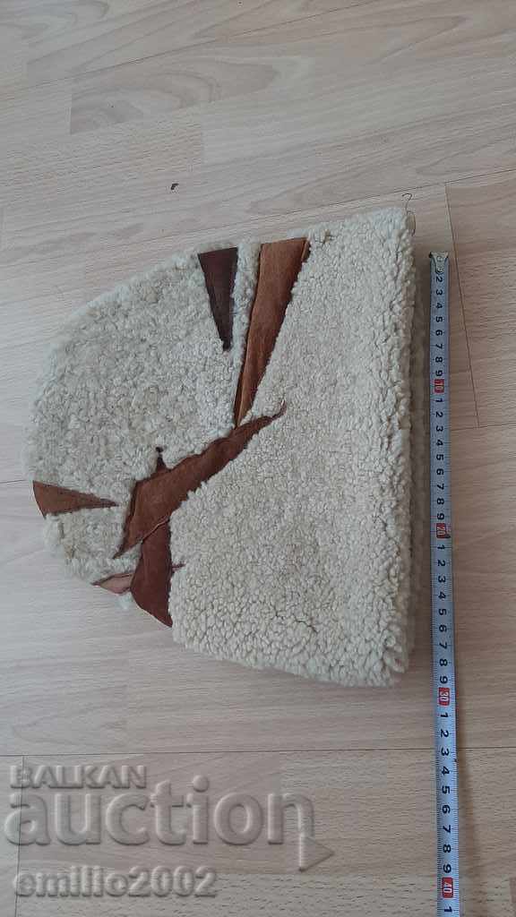 Δερμάτινο καπέλο αρνί ή πρόβατο με τιμή 39.00 BGN | € 19.94