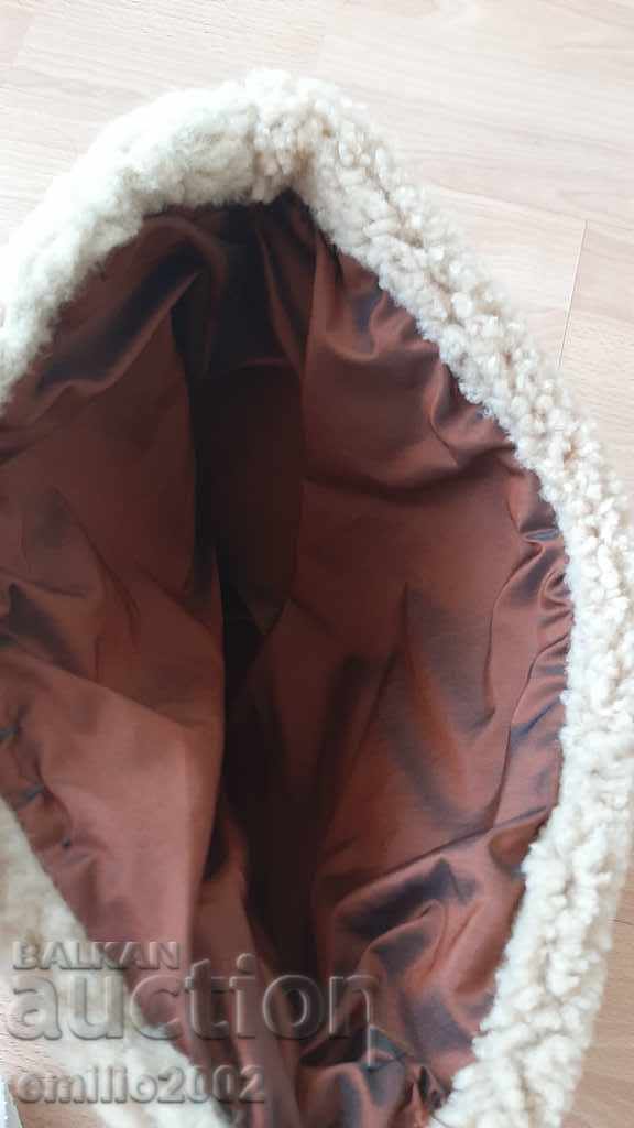 Παράδοση Δερμάτινο καπέλο αρνί ή πρόβατο