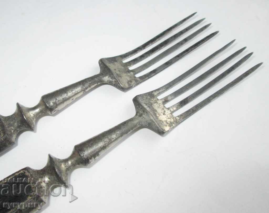 Delivery of 19th century two old forks with ebony handle