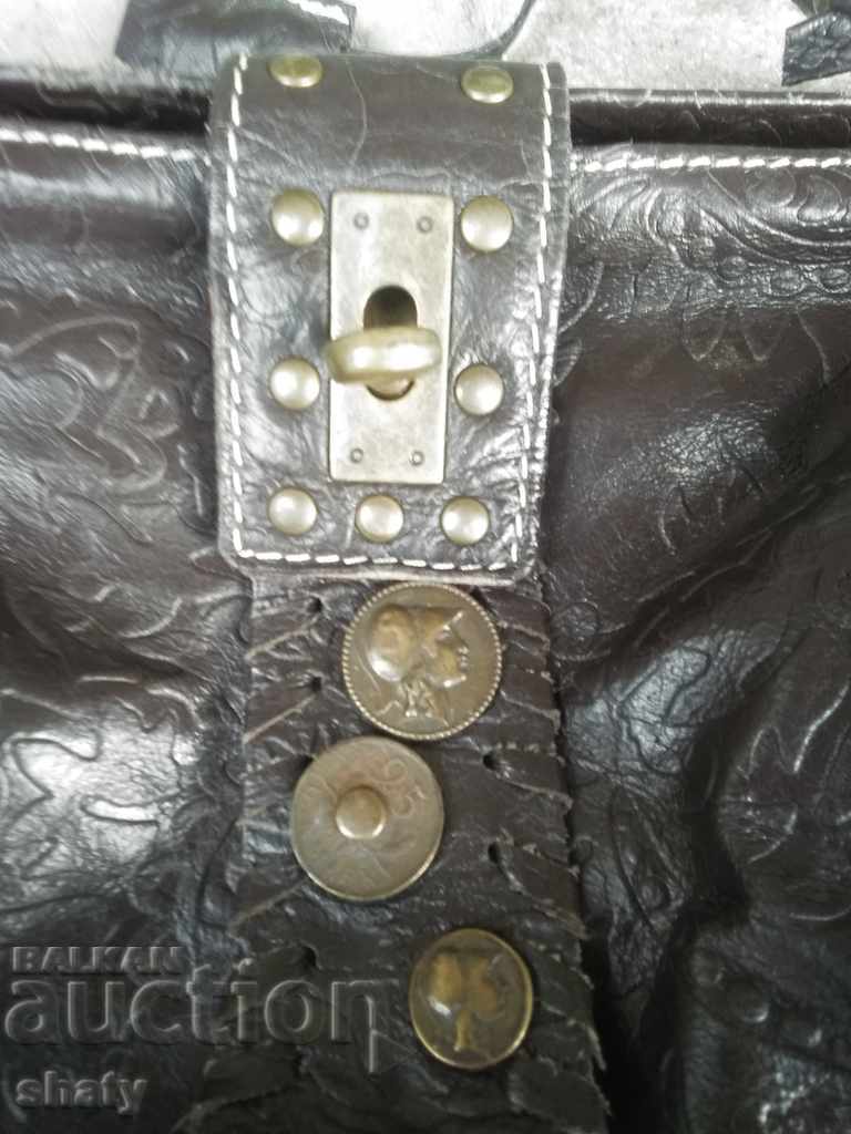 Auction  Italian leather women's bag.