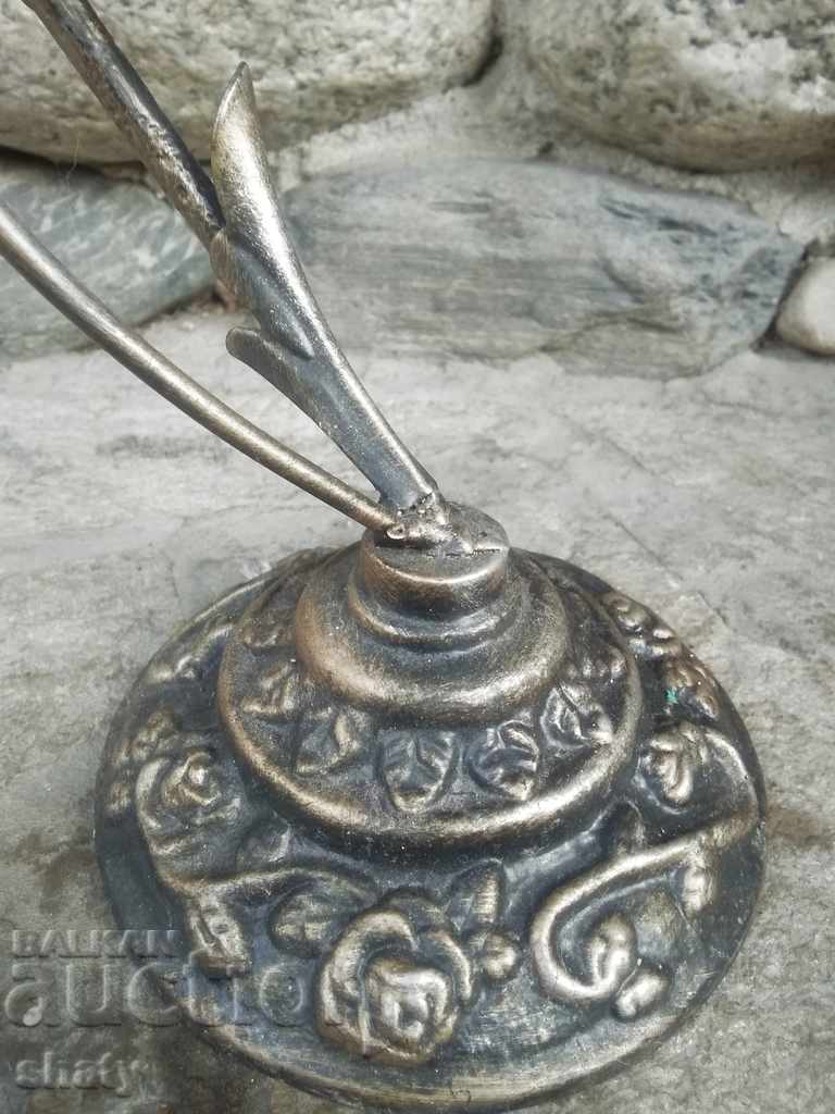 Delivery of Metal figure flowers. Delivery of Metal figure flowers.