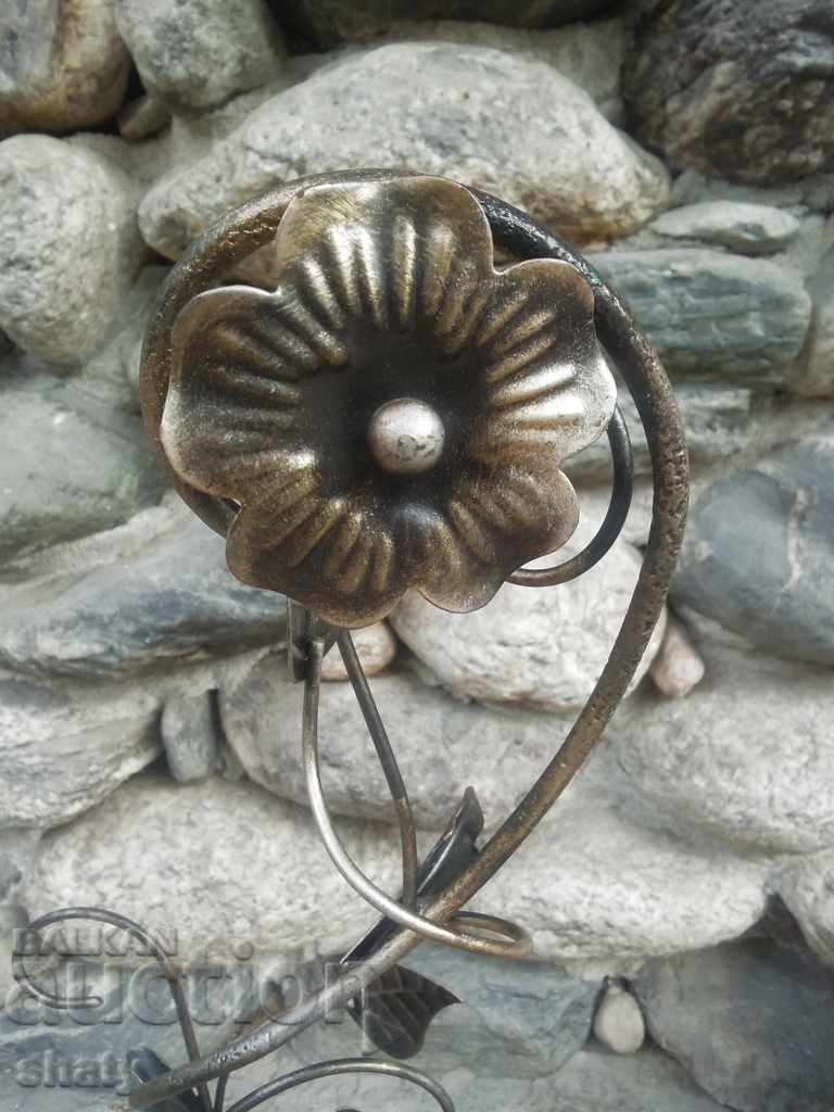 Metal figure flowers. - 7 Metal figure flowers. - 7