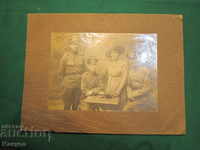 I am selling an old cabinet photo - cardboard.RRR