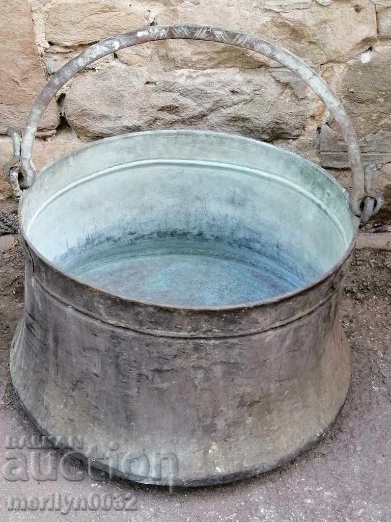 Licitație Harania veche, vas de cupru, ceaun mare, cupru, praf