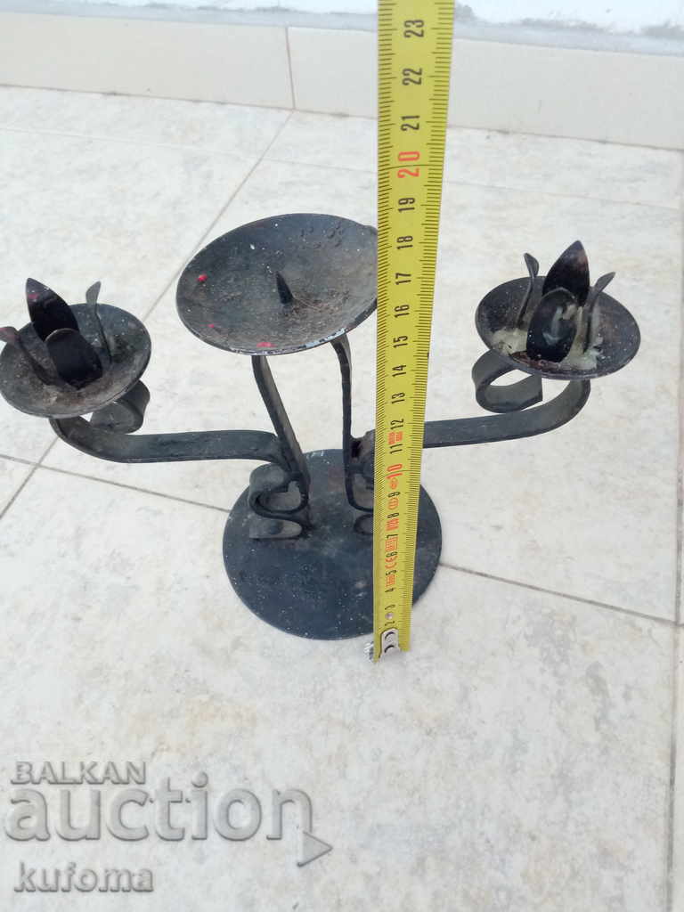 Δημοπρασία σιδήρου κηροπήγιο Δημοπρασία σιδήρου κηροπήγιο