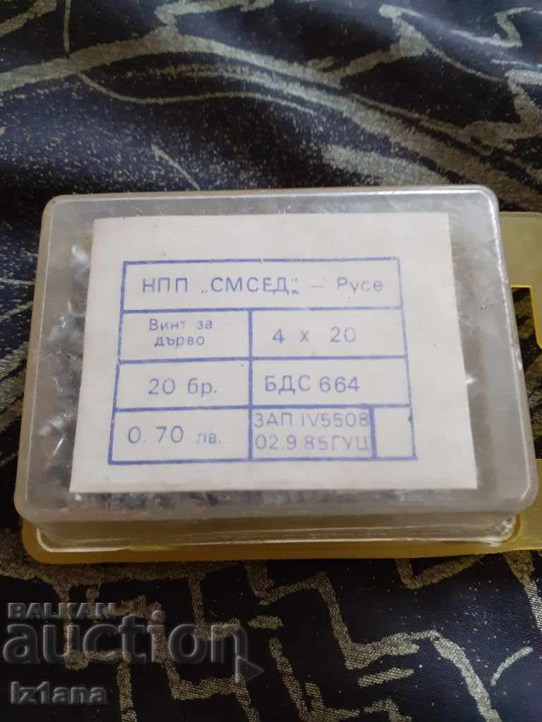 Delivery of Old screw, wood screws