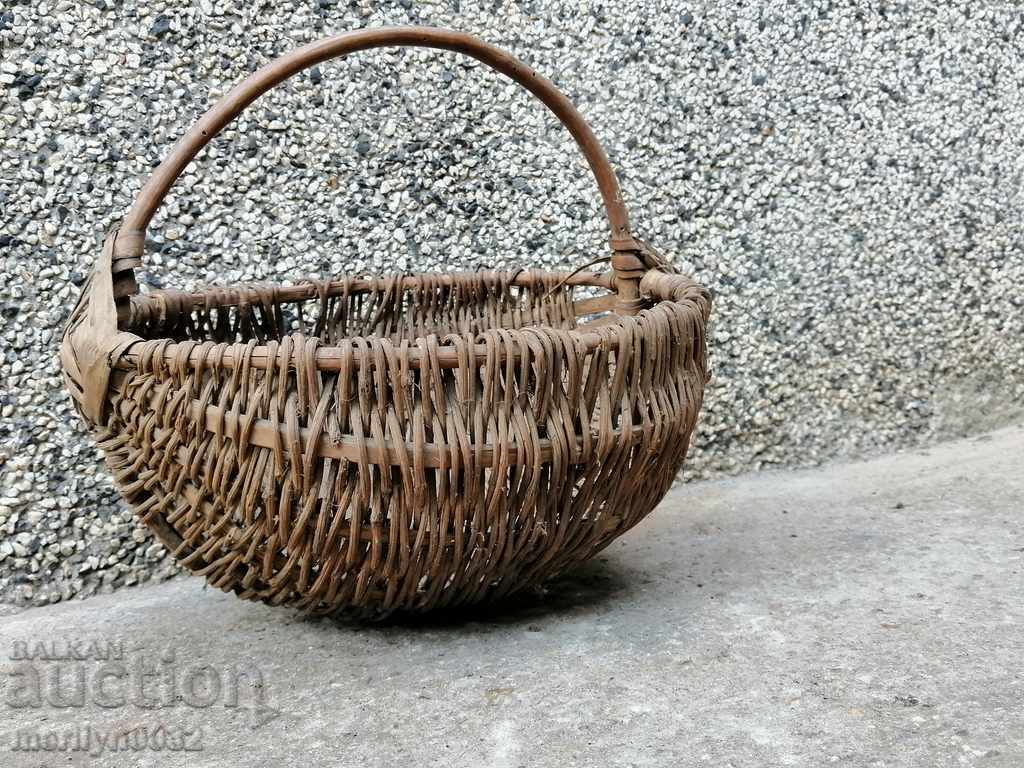 Old wicker basket, wooden, basket, paneer with price 41.00 BGN | € 20.96 Old wicker basket, wooden, basket, paneer with price 41.00 BGN | € 20.96