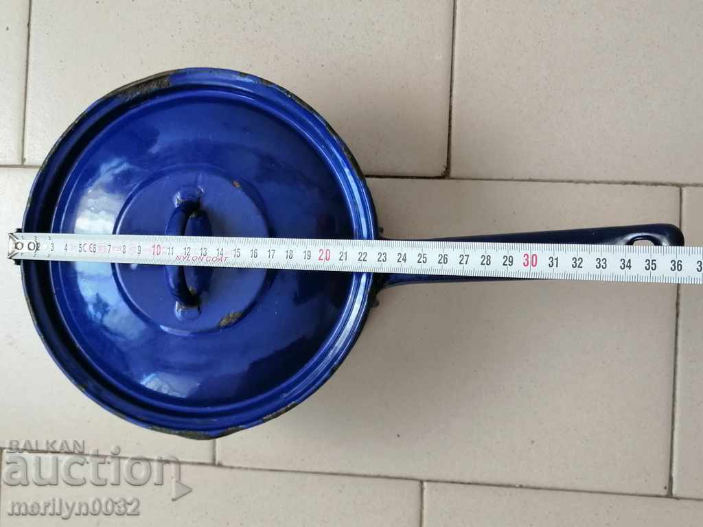 Old enameled dish, enamel pan and lid 30s - 7 Old enameled dish, enamel pan and lid 30s - 7