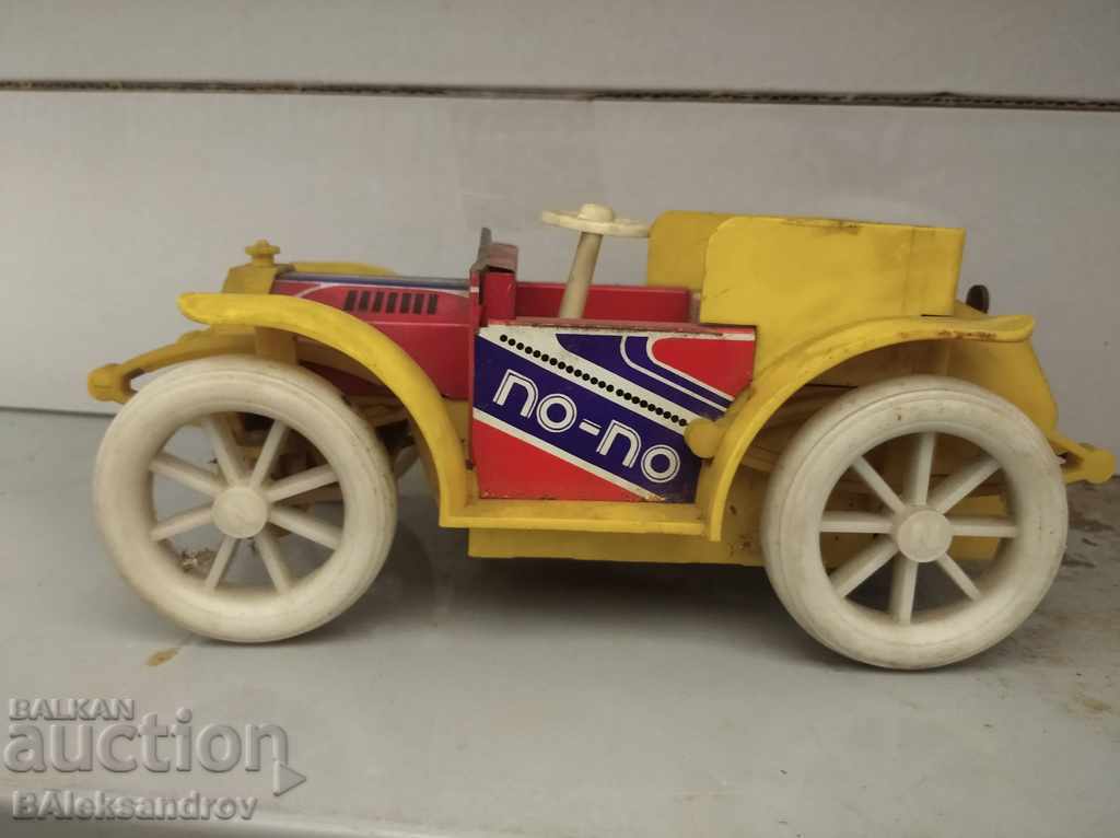 Auction Old big tin car Auction Old big tin car