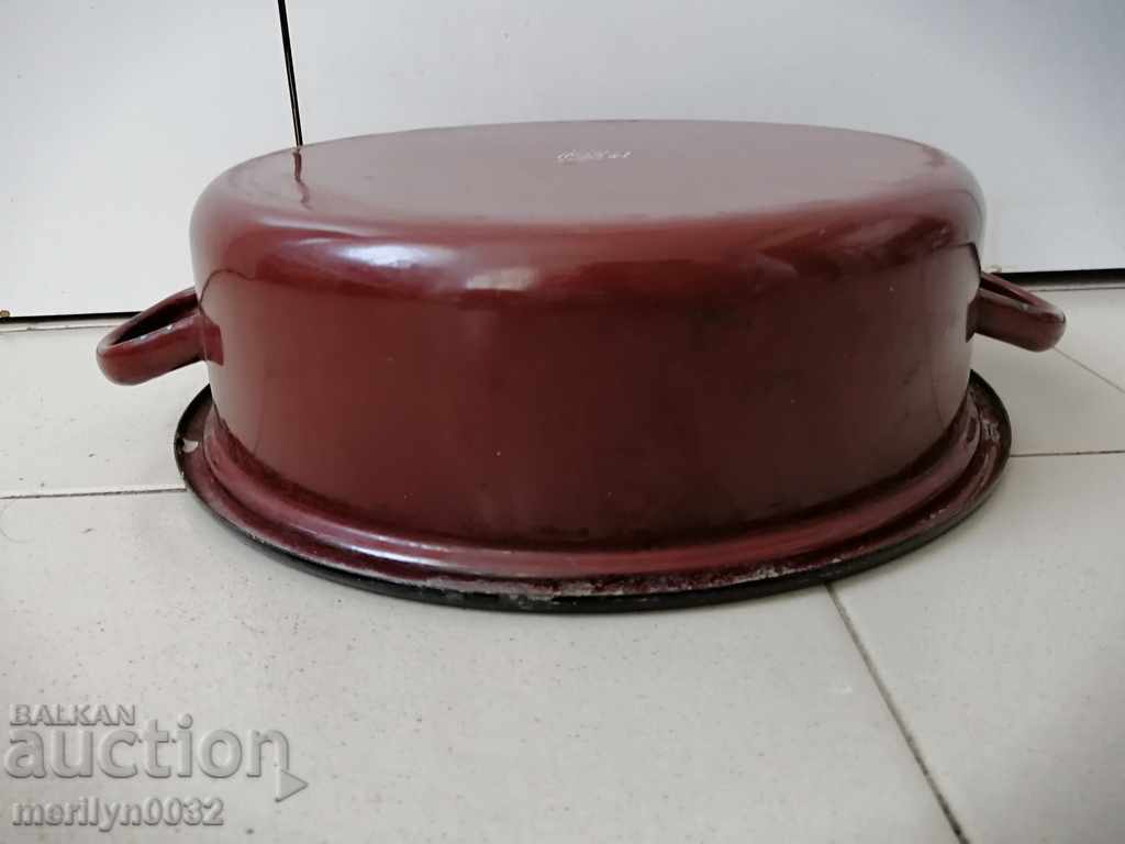 Old enameled dish, enamel pan and lid 30s - 6 Old enameled dish, enamel pan and lid 30s - 6