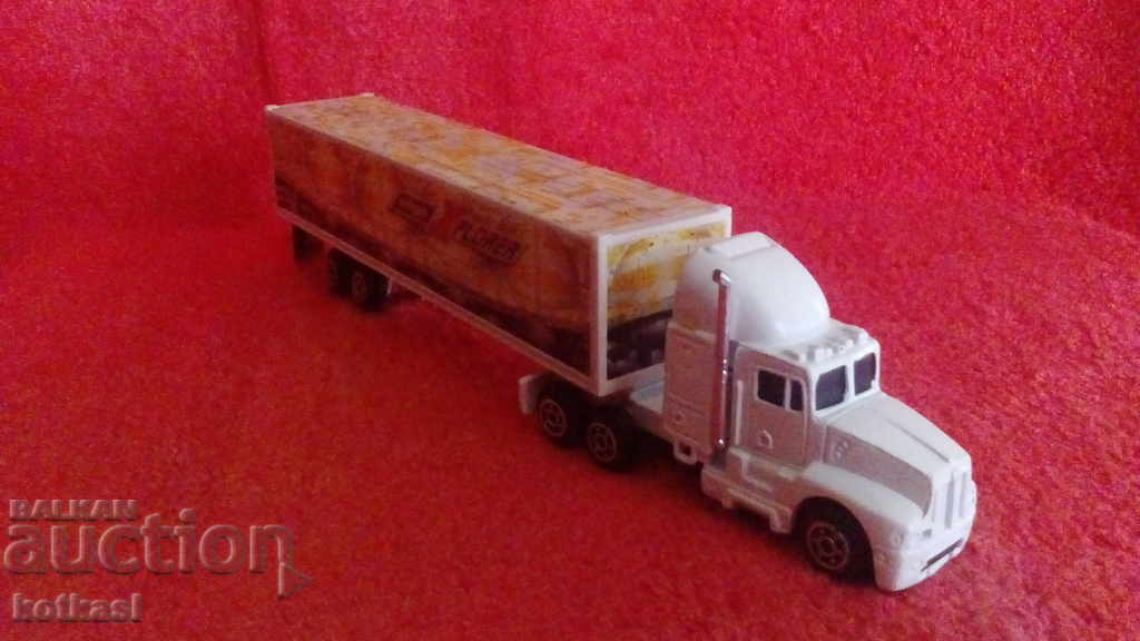 Old Toy Advertising Truck Tire Plastic Metal China - 7 Old Toy Advertising Truck Tire Plastic Metal China - 7