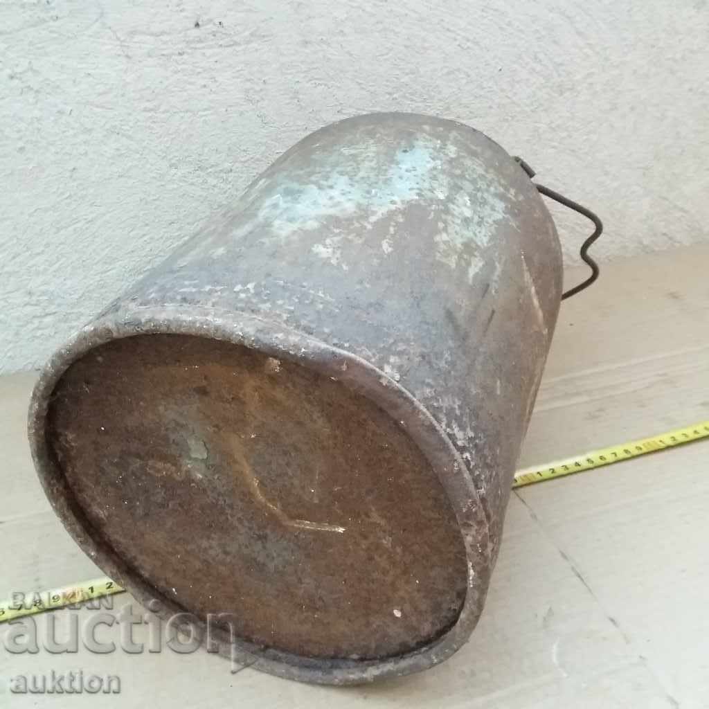 ВЪЗРОЖДЕНСКИ МЕТАЛЕН ГЮМ ЗА МЛЯКО - 10 ЛИТРА РЯДЪК - 6 ВЪЗРОЖДЕНСКИ МЕТАЛЕН ГЮМ ЗА МЛЯКО - 10 ЛИТРА РЯДЪК - 6